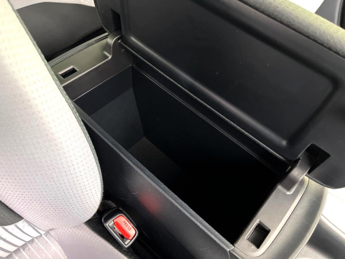 2017 Toyota Prius DAA-ZVW50 (UW-6a2f6d8fa9b93)[25]