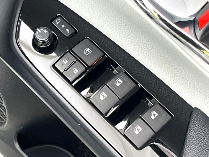 2017 Toyota Prius DAA-ZVW50 (UW-6a2f6d8fa9b93)[8]