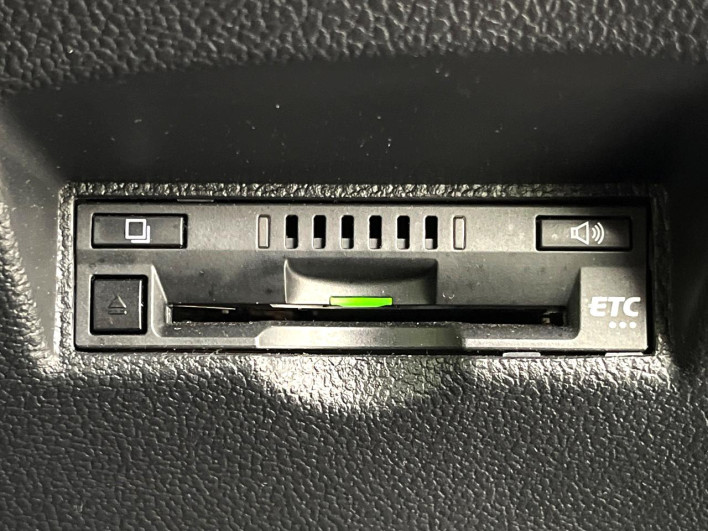2017 Toyota Prius DAA-ZVW50 (UW-6a2f6d8fa9b93)[11]
