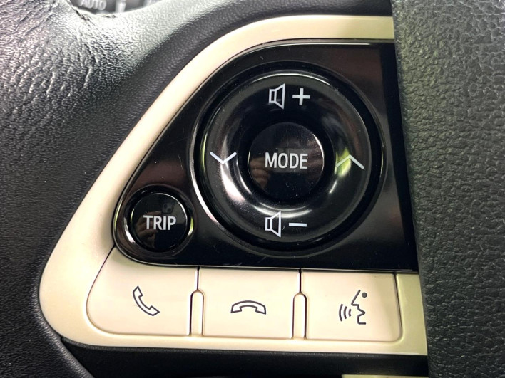 2017 Toyota Prius DAA-ZVW50 (UW-6a2f6d8fa9b93)[16]
