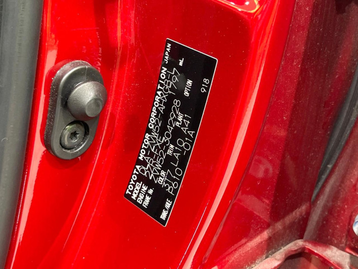 2017 Toyota Prius PHV DLA-ZVW52 (UW-6a2f6d93d098a)[1]