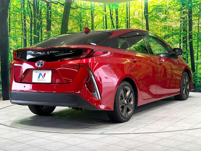 2017 Toyota Prius PHV DLA-ZVW52 (UW-6a2f6d93d098a)[16]