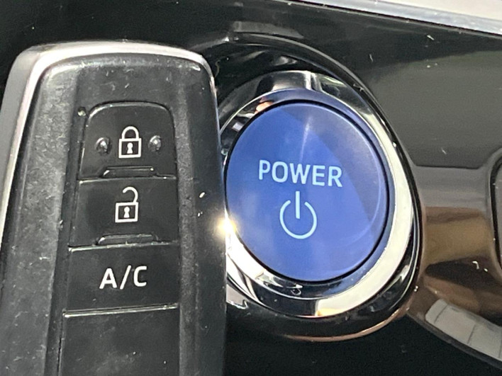 2017 Toyota Prius PHV DLA-ZVW52 (UW-6a2f6d93d098a)[5]
