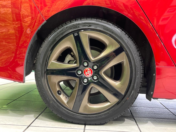 2017 Toyota Prius PHV DLA-ZVW52 (UW-6a2f6d93d098a)[28]