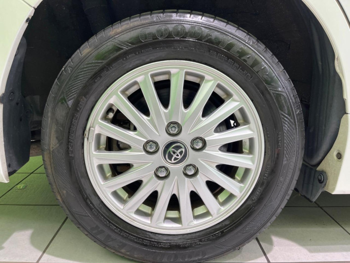2015 Toyota Voxy DAA-ZWR80G (UW-6a2f6d97ba0cd)[15]