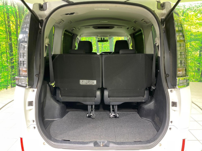 2015 Toyota Voxy DAA-ZWR80G (UW-6a2f6d97ba0cd)[27]