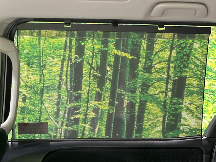 2015 Toyota Voxy DAA-ZWR80G (UW-6a2f6d97ba0cd)[12]