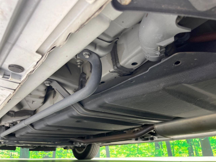 2015 Toyota Voxy DAA-ZWR80G (UW-6a2f6d97ba0cd)[23]