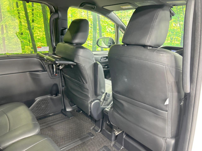 2017 Toyota Noah DAA-ZWR80G (UW-6a2f6d98dd458)[26]