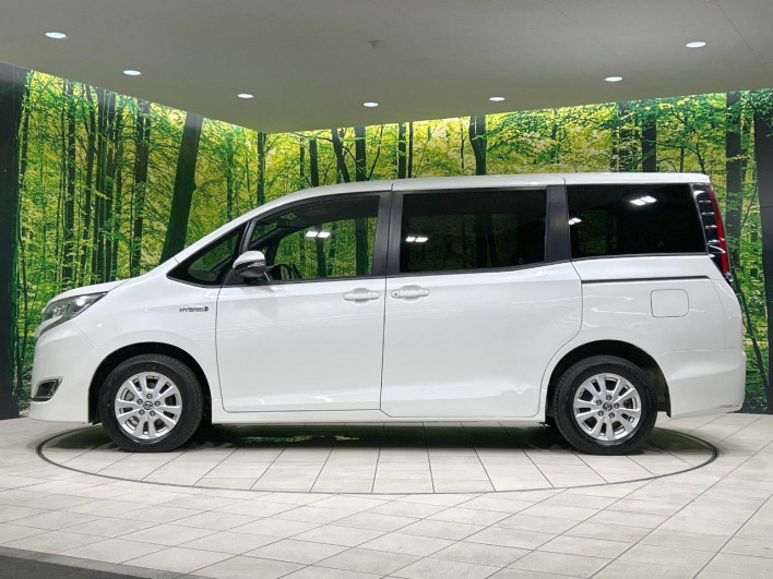2017 Toyota Noah DAA-ZWR80G (UW-6a2f6d98dd458)[13]