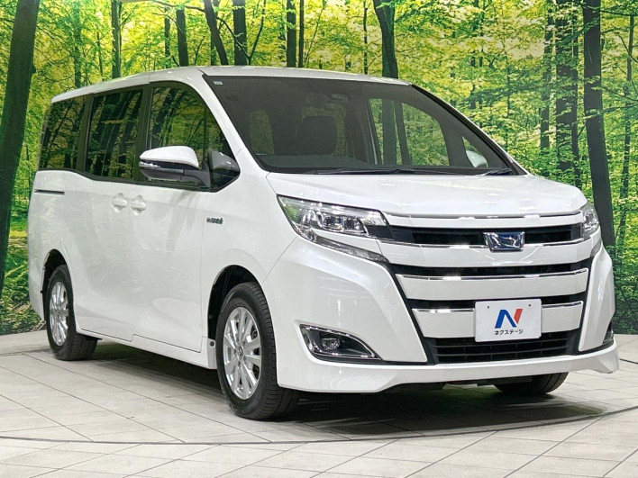 2017 Toyota Noah DAA-ZWR80G (UW-6a2f6d98dd458)[8]