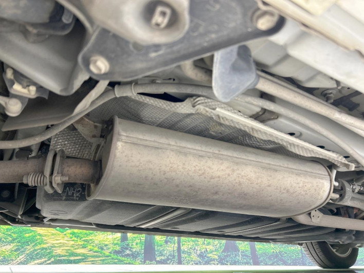 2017 Toyota Noah DAA-ZWR80G (UW-6a2f6d98dd458)[28]
