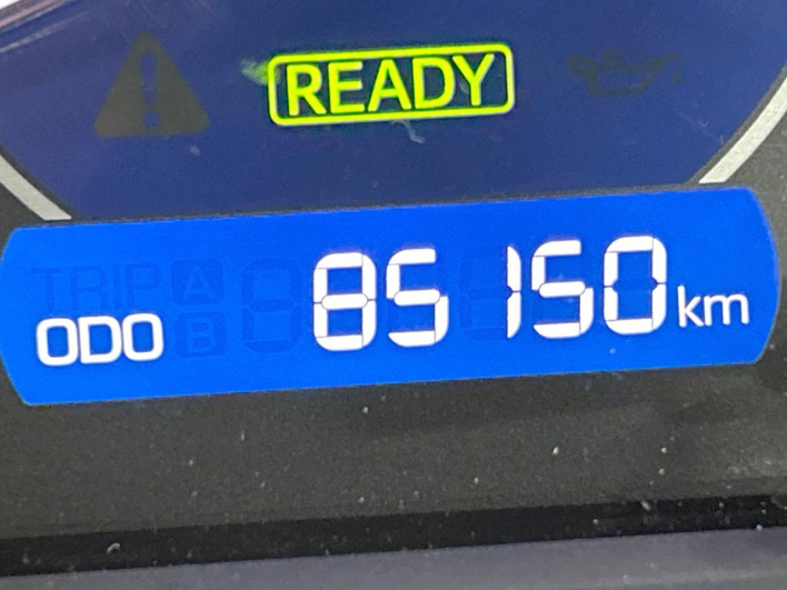 2017 Toyota Noah DAA-ZWR80G (UW-6a2f6d98dd458)[2]