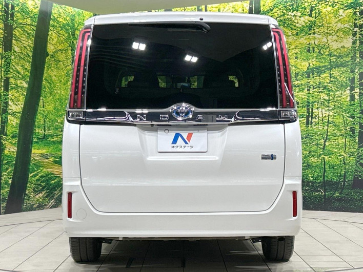 2017 Toyota Noah DAA-ZWR80G (UW-6a2f6d98dd458)[11]