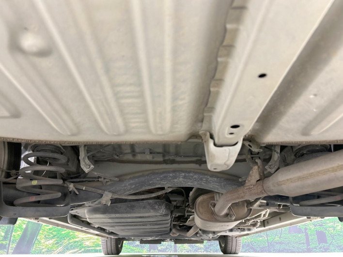 2017 Toyota Noah DAA-ZWR80G (UW-6a2f6d98dd458)[29]