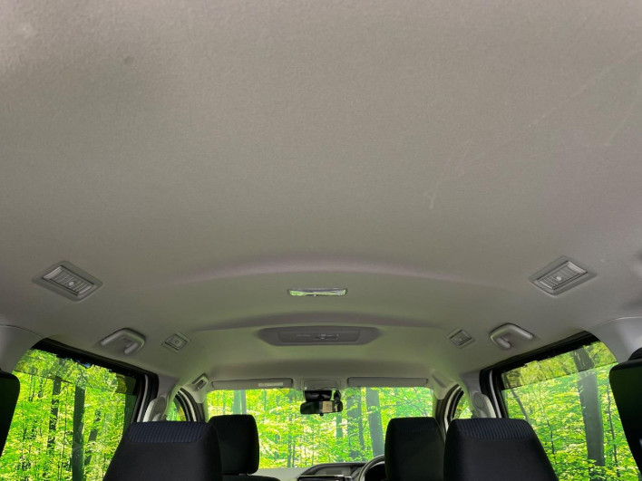 2020 Toyota Noah DAA-ZWR80G (UW-6a2f6d9a9f43f)[19]