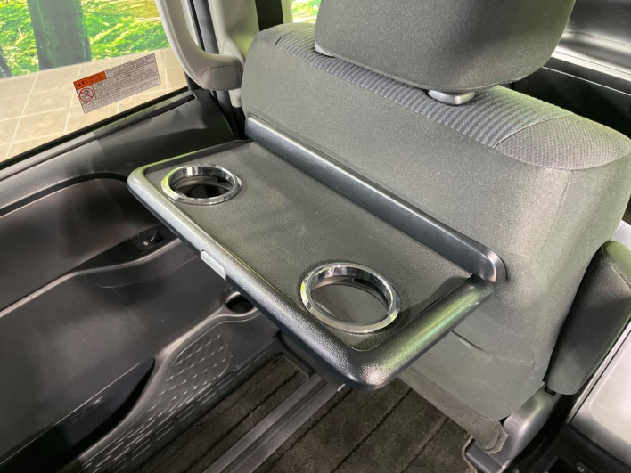 2020 Toyota Noah DAA-ZWR80G (UW-6a2f6d9a9f43f)[27]