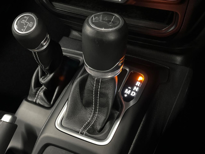 2019 Chrysler Jeep Wrangler Unlimited ABA-JL36L (UW-6a30bd4622eb1)[15]