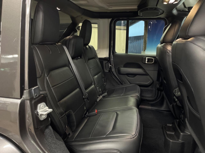 2019 Chrysler Jeep Wrangler Unlimited ABA-JL36L (UW-6a30bd4622eb1)[26]