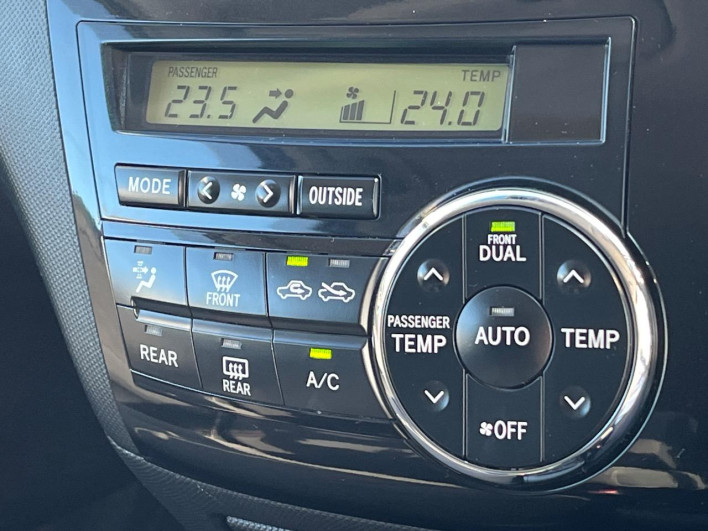 2012 Toyota Estima DBA-ACR50W (UW-6a30bd5a4b868)[21]