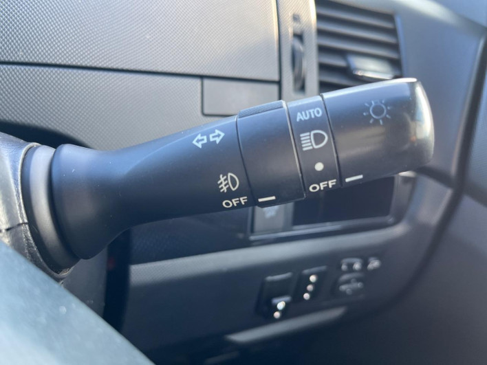 2012 Toyota Estima DBA-ACR50W (UW-6a30bd5a4b868)[24]