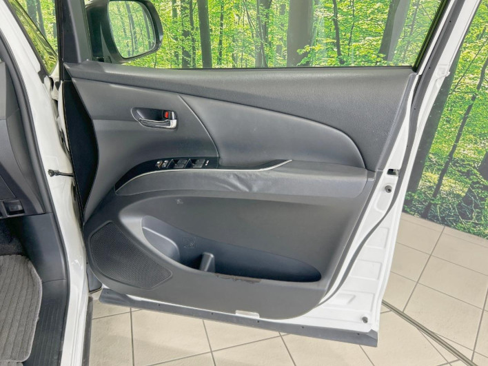 2014 Toyota Estima DBA-ACR50W (UW-6a30bd5b511a5)[25]