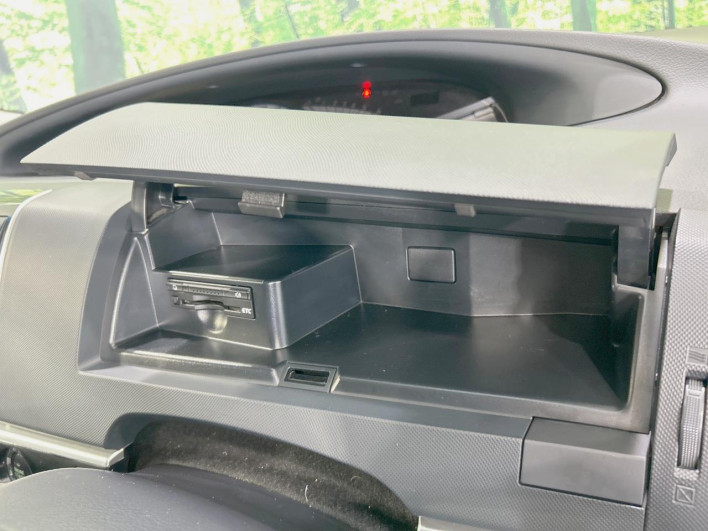 2014 Toyota Estima DBA-ACR50W (UW-6a30bd5b511a5)[27]