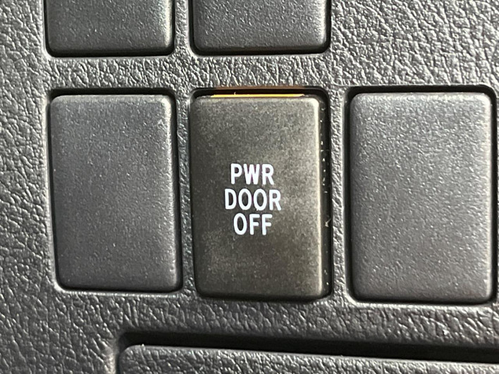 2016 Toyota Vellfire DBA-AGH30W (UW-6a30bd5cf0f6d)[29]