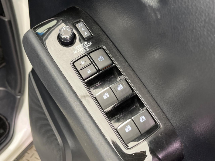 2016 Toyota Vellfire DBA-AGH30W (UW-6a30bd5cf0f6d)[17]