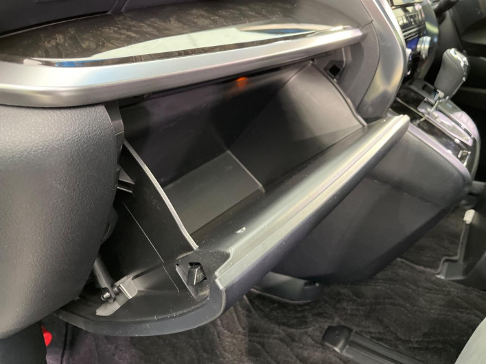 2016 Toyota Vellfire DBA-AGH30W (UW-6a30bd5cf0f6d)[9]