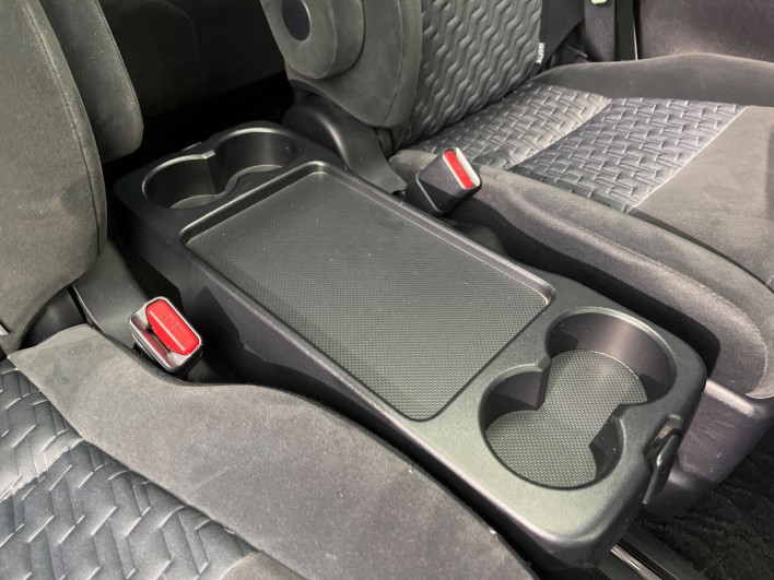 2016 Toyota Vellfire DBA-AGH30W (UW-6a30bd5cf0f6d)[23]