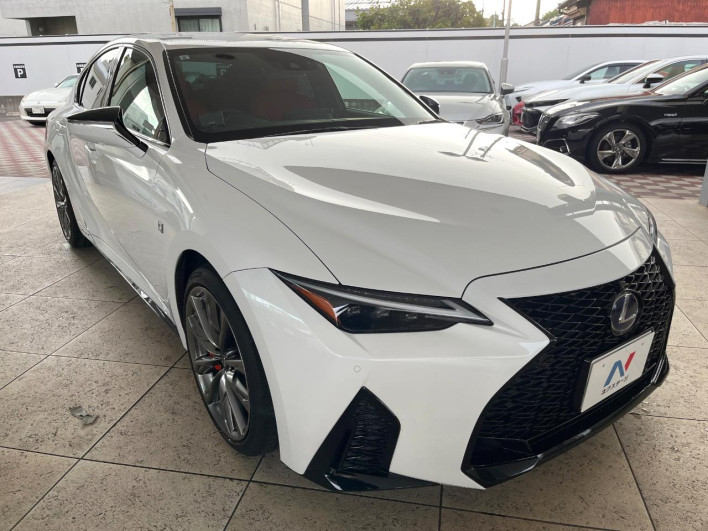 2021 Lexus IS 6AA-AVE30 (UW-6a30bd749371a)[18]