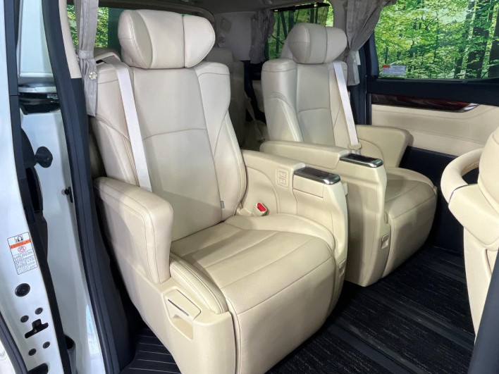 2017 Toyota Alphard Hybrid DAA-AYH30W (UW-6a30bd8597cea)[14]