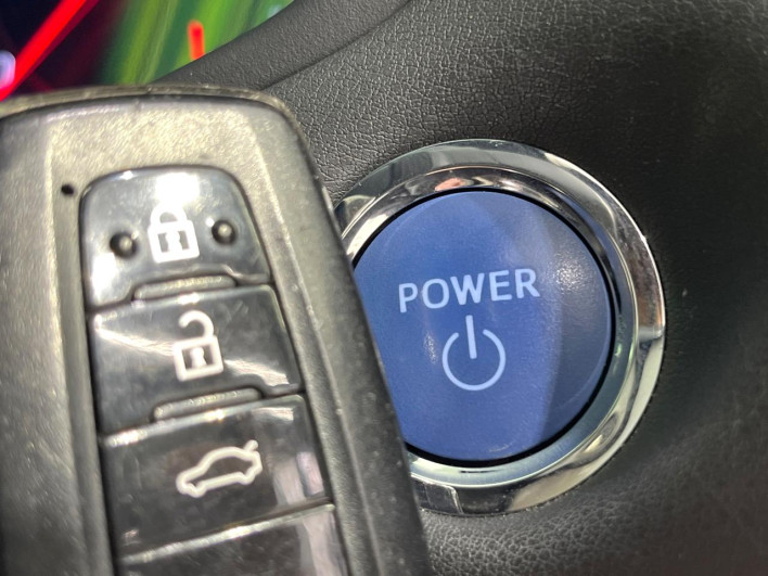 2020 Toyota Crown Hybrid 6AA-AZSH20 (UW-6a30bd883e9b6)[6]