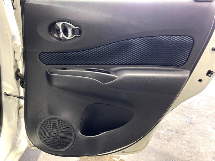 2015 Nissan Note DBA-E12 (UW-6a30bdc35d3c0)[22]