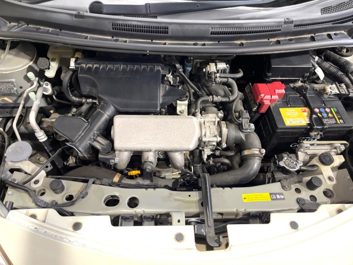 2015 Nissan Note DBA-E12 (UW-6a30bdc35d3c0)[4]