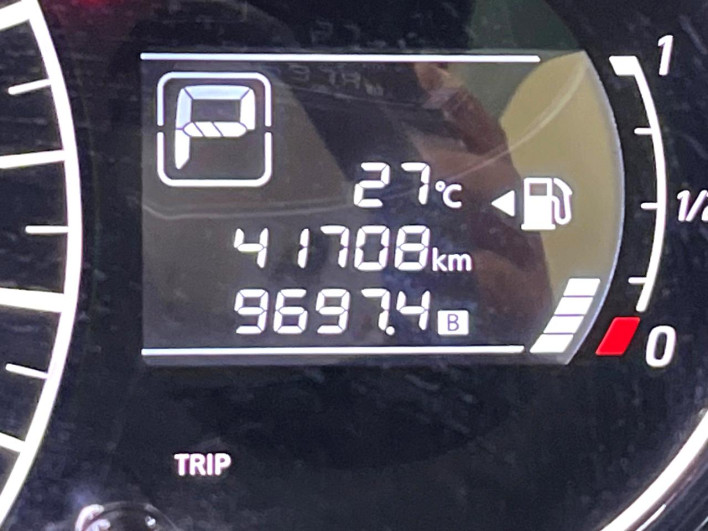2015 Nissan Note DBA-E12 (UW-6a30bdc35d3c0)[2]