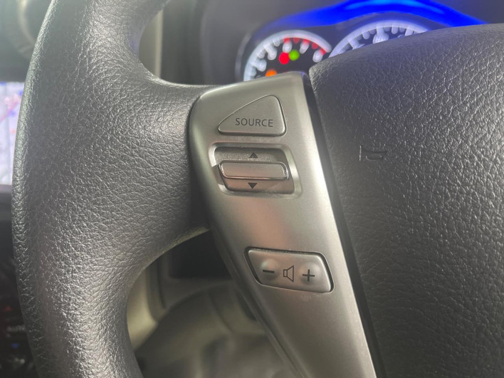 2015 Nissan Note DBA-E12 (UW-6a30bdc3b3988)[23]