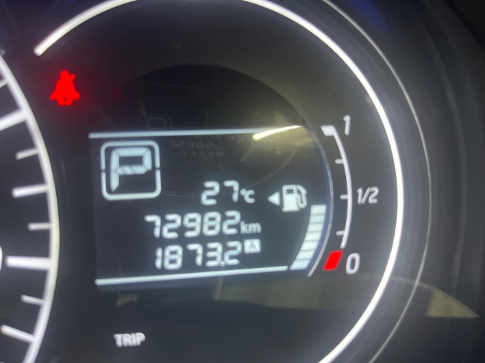 2015 Nissan Note DBA-E12 (UW-6a30bdc3b3988)[2]