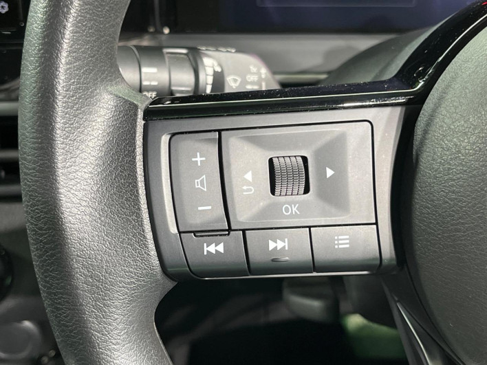 2021 Nissan Note 6AA-E13 (UW-6a30bdc7101b1)[8]