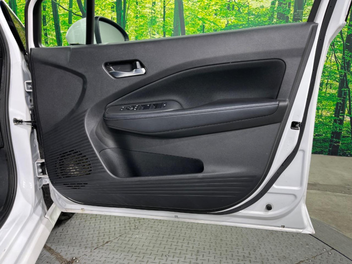 2021 Nissan Note 6AA-E13 (UW-6a30bdc7101b1)[28]