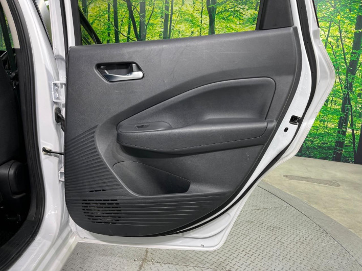 2021 Nissan Note 6AA-E13 (UW-6a30bdc7101b1)[29]