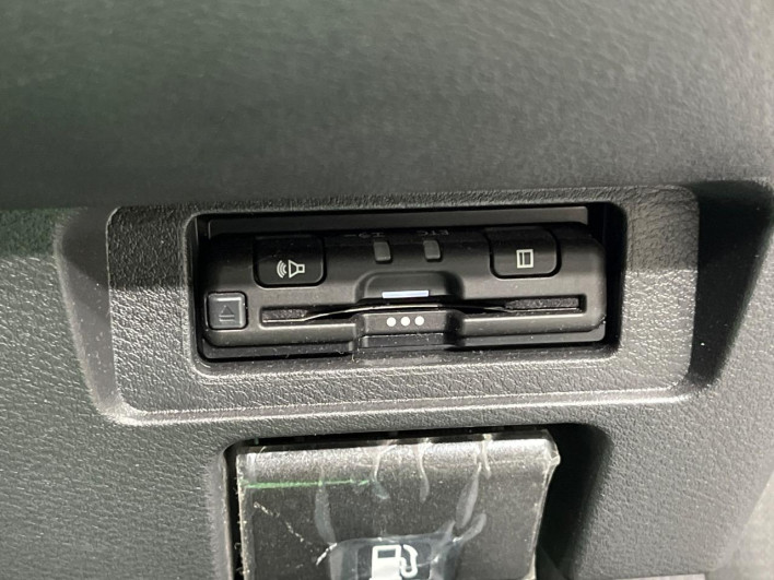 2021 Nissan Note 6AA-E13 (UW-6a30bdc7101b1)[7]