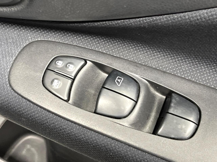 2012 Nissan Serena DBA-FC26 (UW-6a30bdc972225)[4]