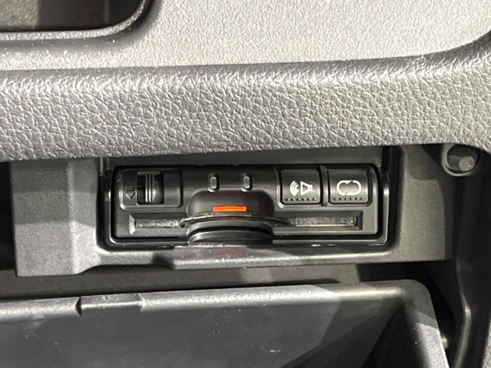 2012 Nissan Serena DBA-FC26 (UW-6a30bdc972225)[22]