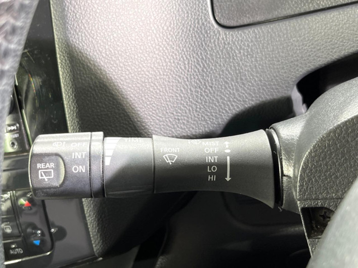 2012 Nissan Serena DBA-FC26 (UW-6a30bdc972225)[8]
