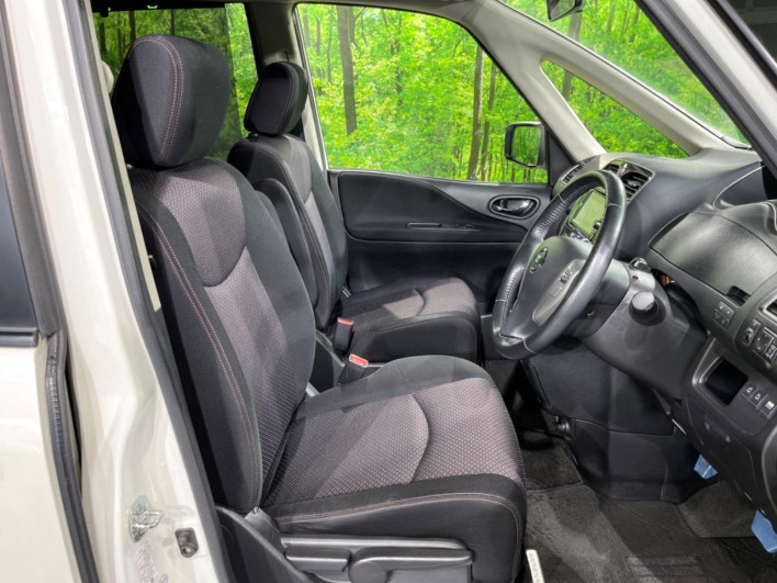 2012 Nissan Serena DBA-FC26 (UW-6a30bdc972225)[24]