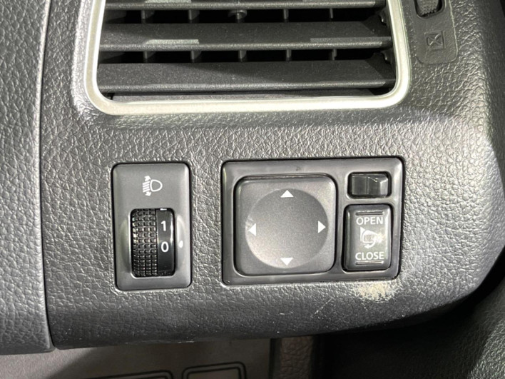 2012 Nissan Serena DBA-FC26 (UW-6a30bdc972225)[10]