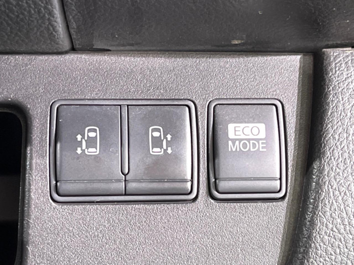 2012 Nissan Serena DBA-FC26 (UW-6a30bdc972225)[20]