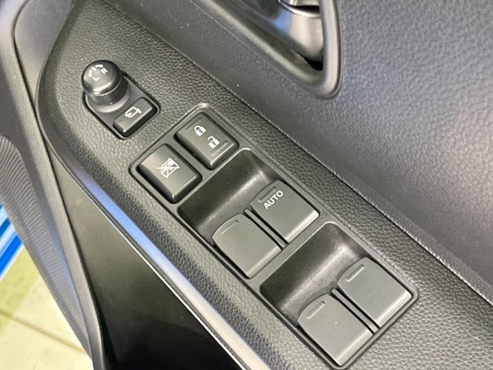 2018 Suzuki Ignis DAA-FF21S (UW-6a30bdccc4010)[13]